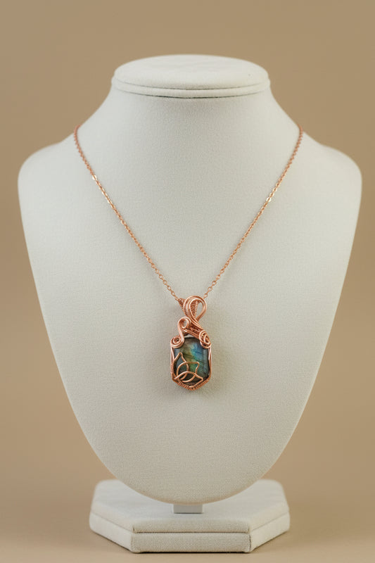 Labradorite copper pendant with handcrafted lotus 🪷