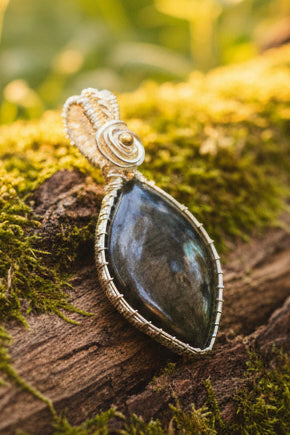 Labradorite silver pendant