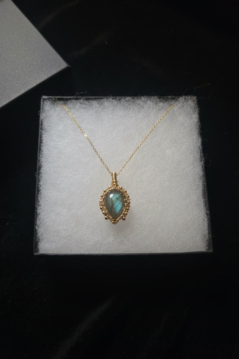 Labradorite pendant